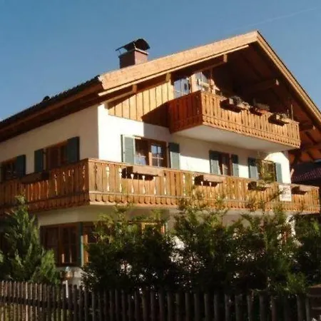 Alpenfreund شقة *