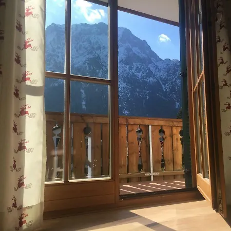 Alpenfreund شقة *
