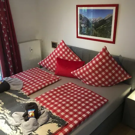 Alpenfreund شقة *